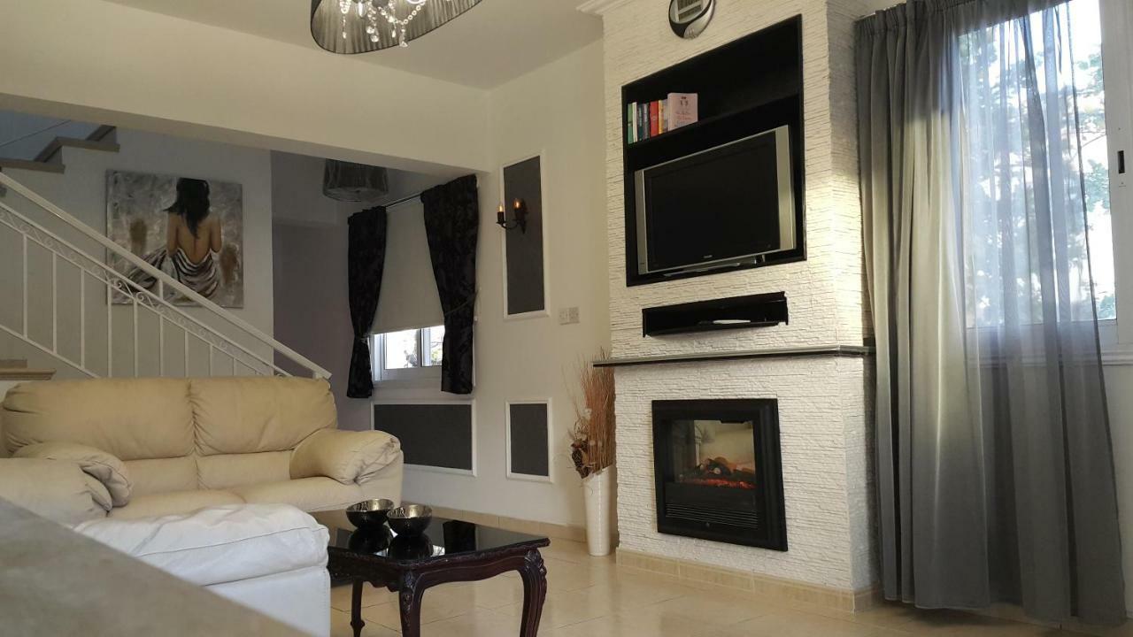 Ivoton Home Paphos ภายนอก รูปภาพ